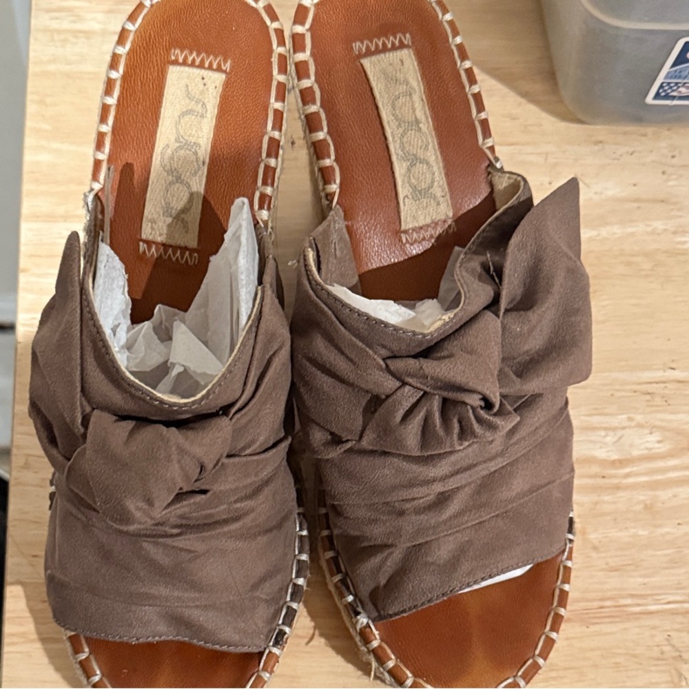 Sugar Brown Knot-Front Women's Slide Sandals
